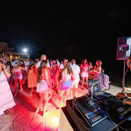 & Ośrodek wypoczynkowy 5*