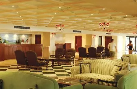 & 度假村 5*